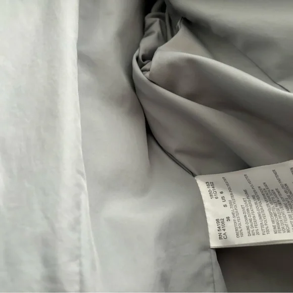 Bogner knee length puffer coat. EUC, black, size 6. Original hood not included. - Picture 6 of 9